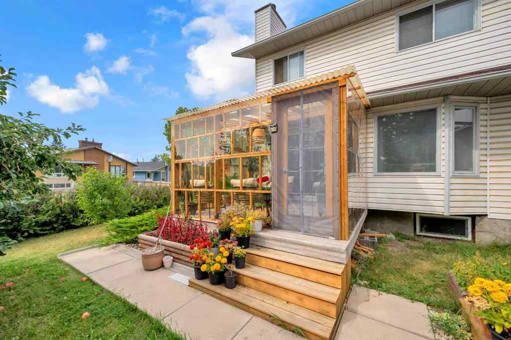 MLS® A2258343 - 4 Fallingworth Bay NE in Falconridge Calgary, Residential