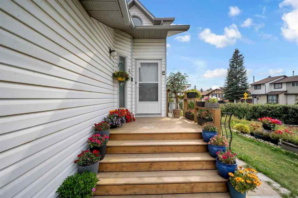 MLS® A2258343 - 4 Fallingworth Bay NE in Falconridge Calgary, Residential