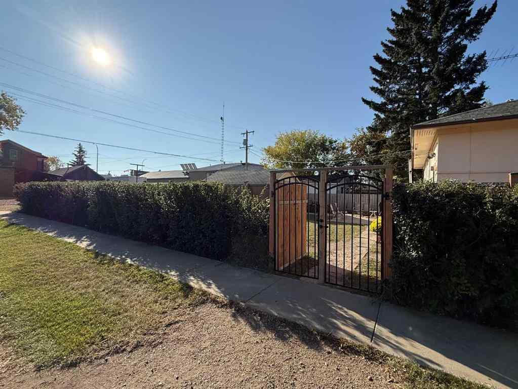 MLS® A2258346 - 5047 51 Street  in NONE Mannville, Residential