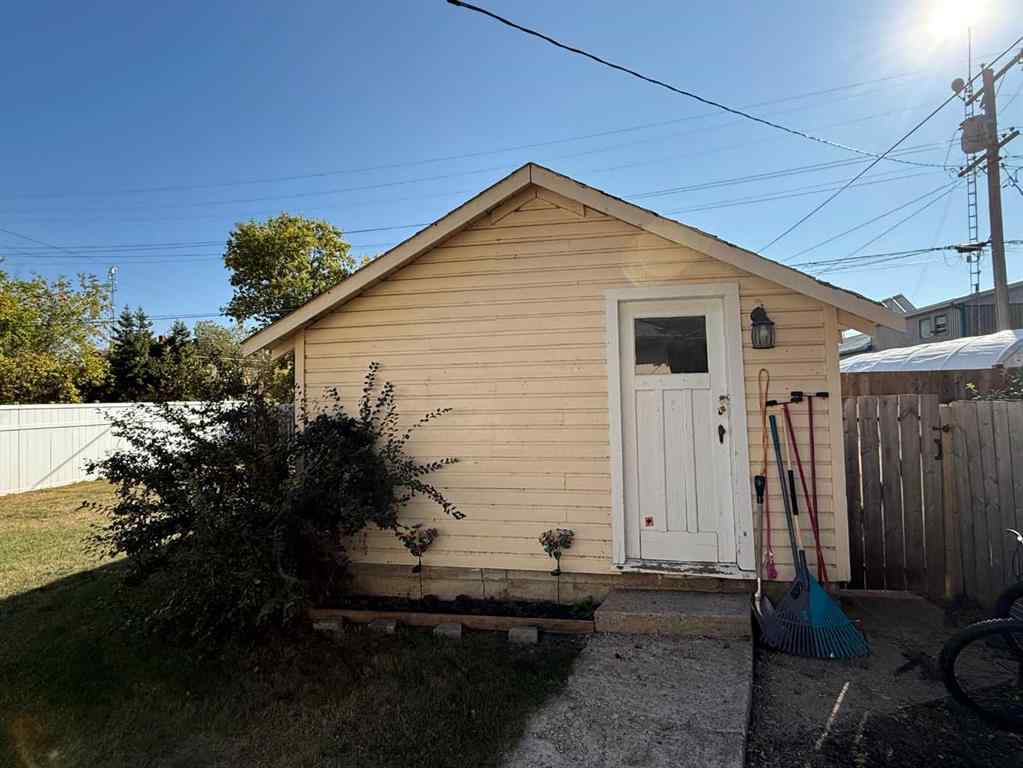 MLS® A2258346 - 5047 51 Street  in NONE Mannville, Residential