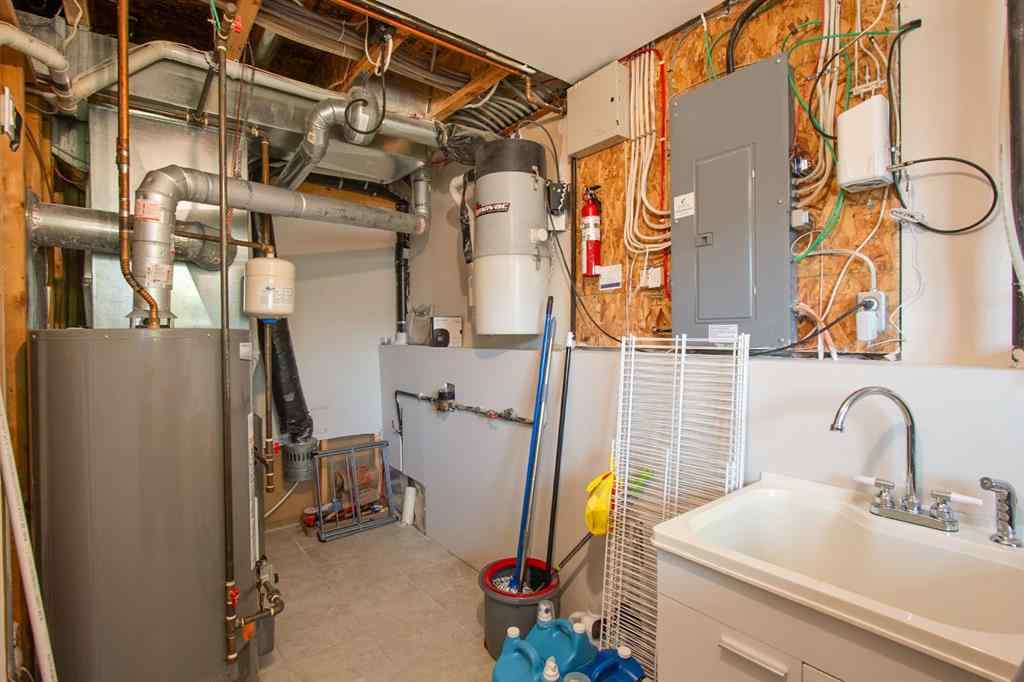 MLS® A2258351 - 40 Douglas Close  in Park Place Penhold, Residential