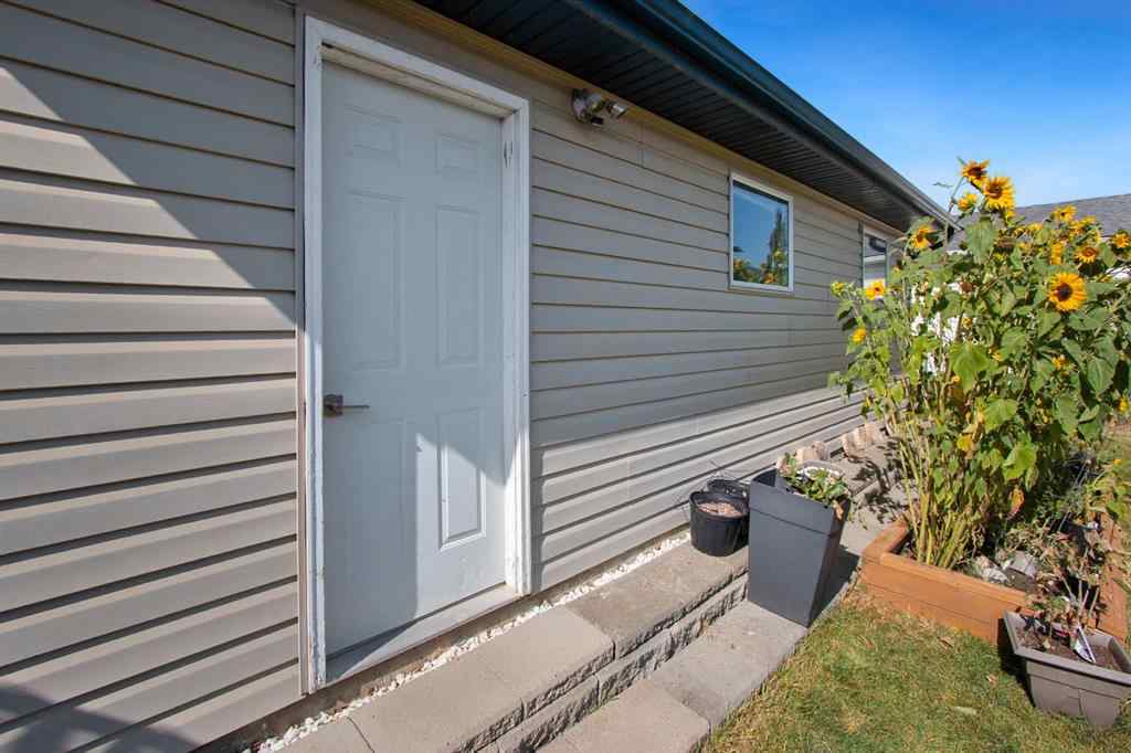 MLS® A2258351 - 40 Douglas Close  in Park Place Penhold, Residential