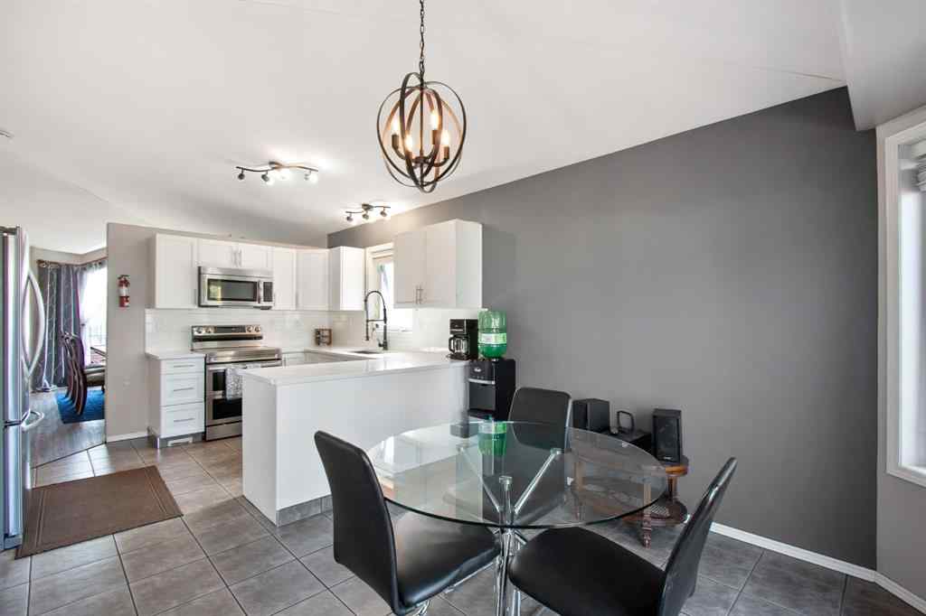 MLS® A2258351 - 40 Douglas Close  in Park Place Penhold, Residential