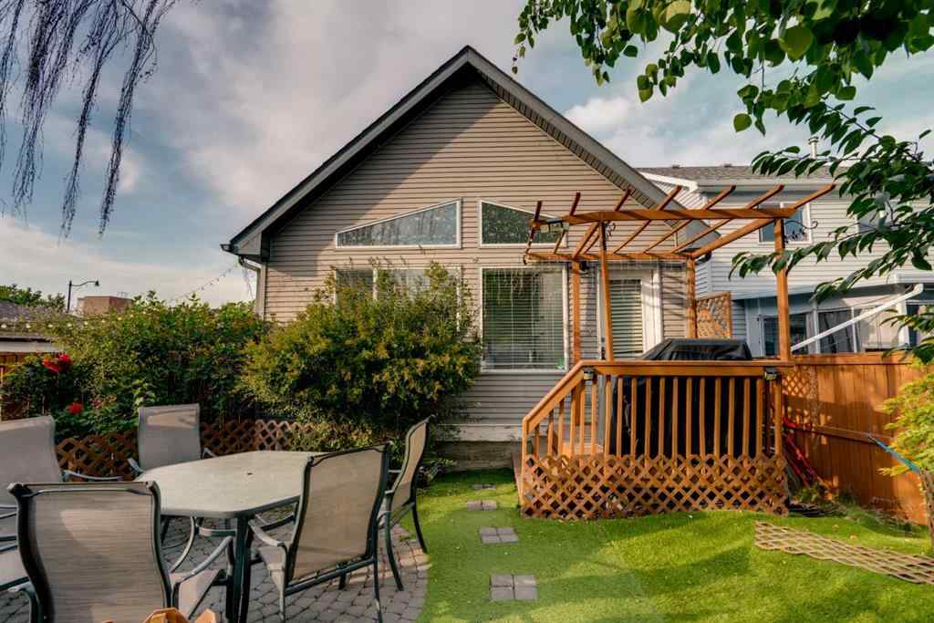 MLS® A2258362 - 556 Prestwick Circle SE in McKenzie Towne Calgary, Residential