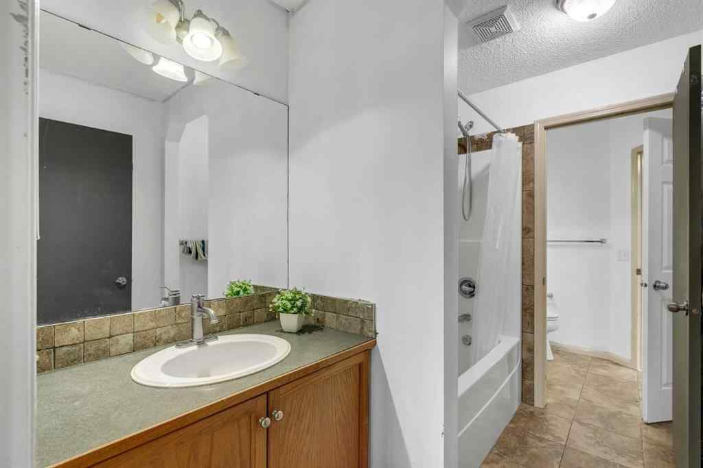 MLS® A2258362 - 556 Prestwick Circle SE in McKenzie Towne Calgary, Residential