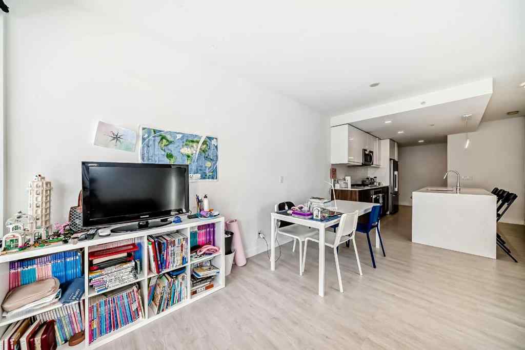 MLS® A2258366 - Unit #202 327 9A Street NW in Sunnyside Calgary, Residential