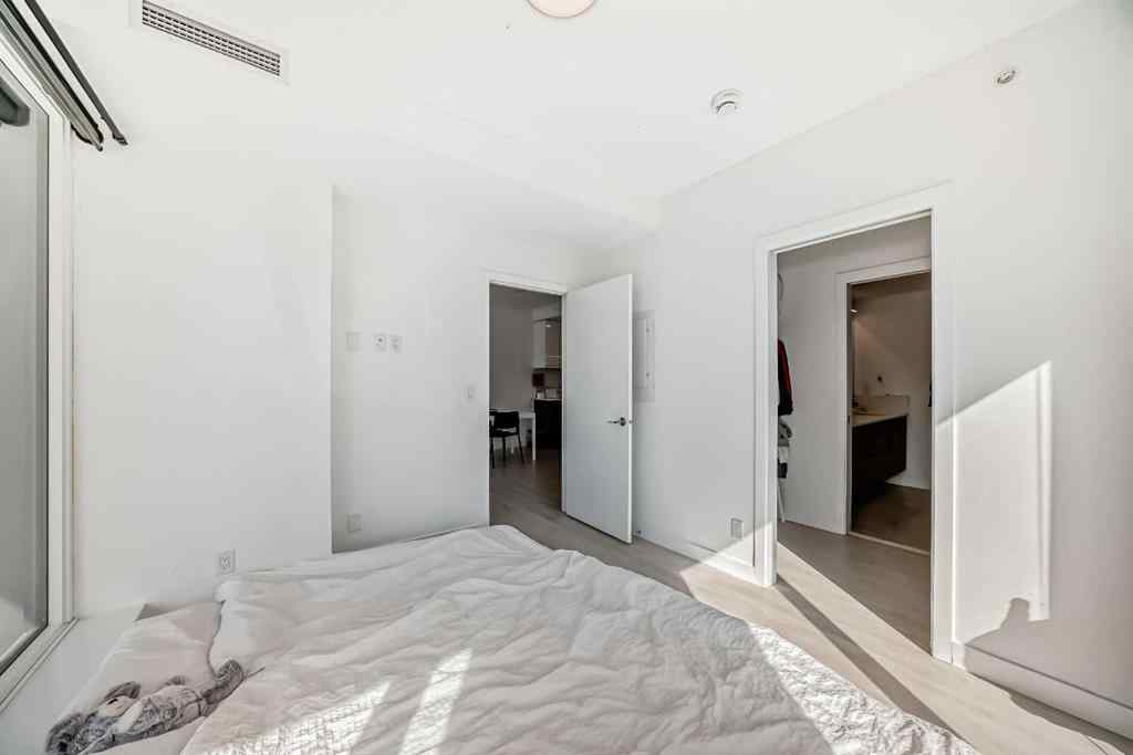 MLS® A2258366 - Unit #202 327 9A Street NW in Sunnyside Calgary, Residential