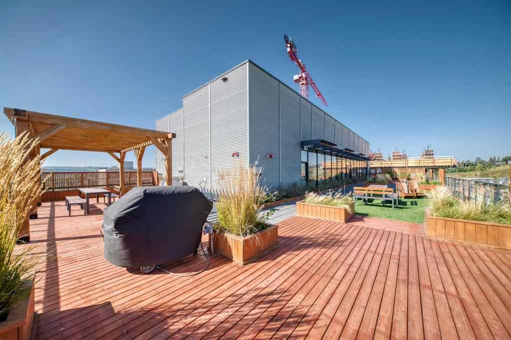MLS® A2258366 - Unit #202 327 9A Street NW in Sunnyside Calgary, Residential