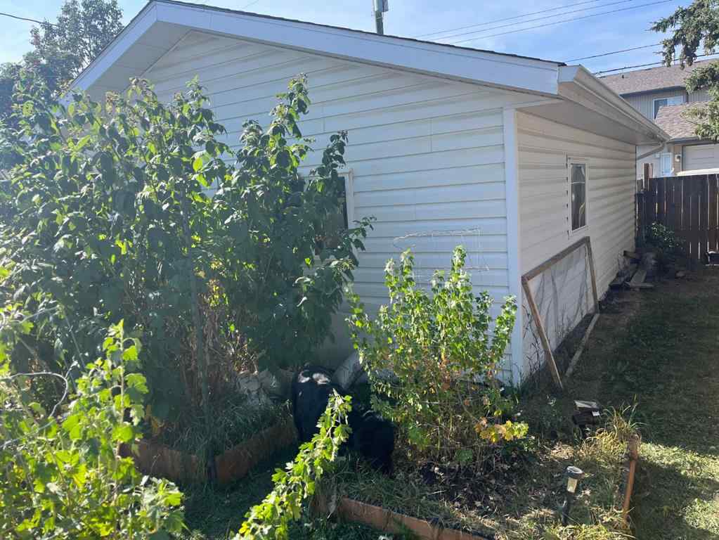 MLS® A2258371 - 5012 53 Street  in Rocky Mtn House Rocky Mountain House, Residential