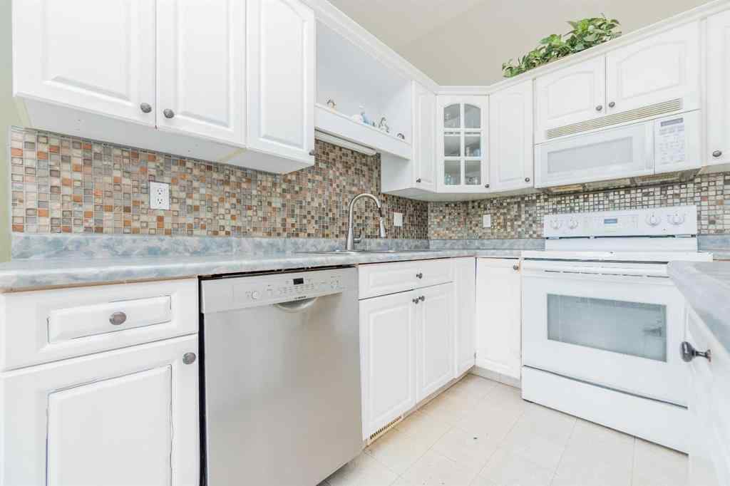 MLS® A2258373 - 10606 119A Avenue  in Royal Oaks Grande Prairie, Residential