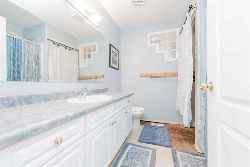 MLS® A2258373 - 10606 119A Avenue  in Royal Oaks Grande Prairie, Residential