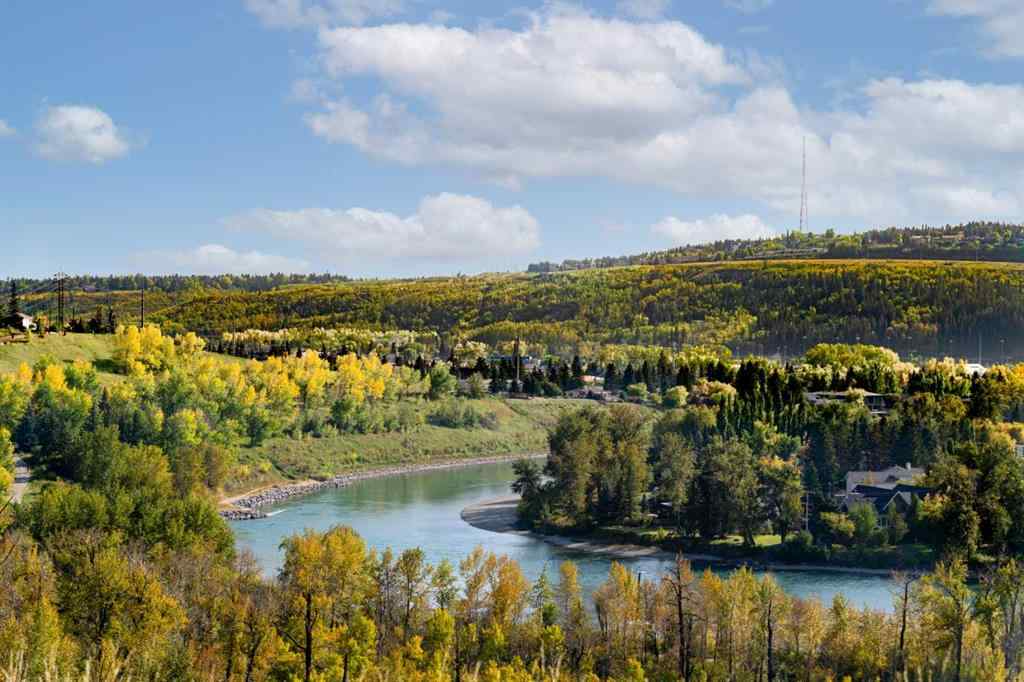 MLS® A2258374 - 4111 Varsity Road NW in Varsity Calgary, Residential