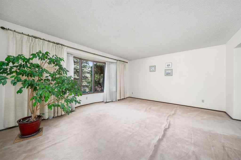 MLS® A2258374 - 4111 Varsity Road NW in Varsity Calgary, Residential