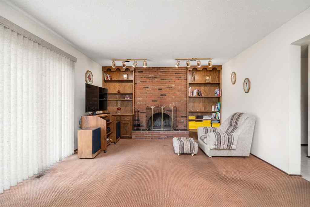 MLS® A2258374 - 4111 Varsity Road NW in Varsity Calgary, Residential