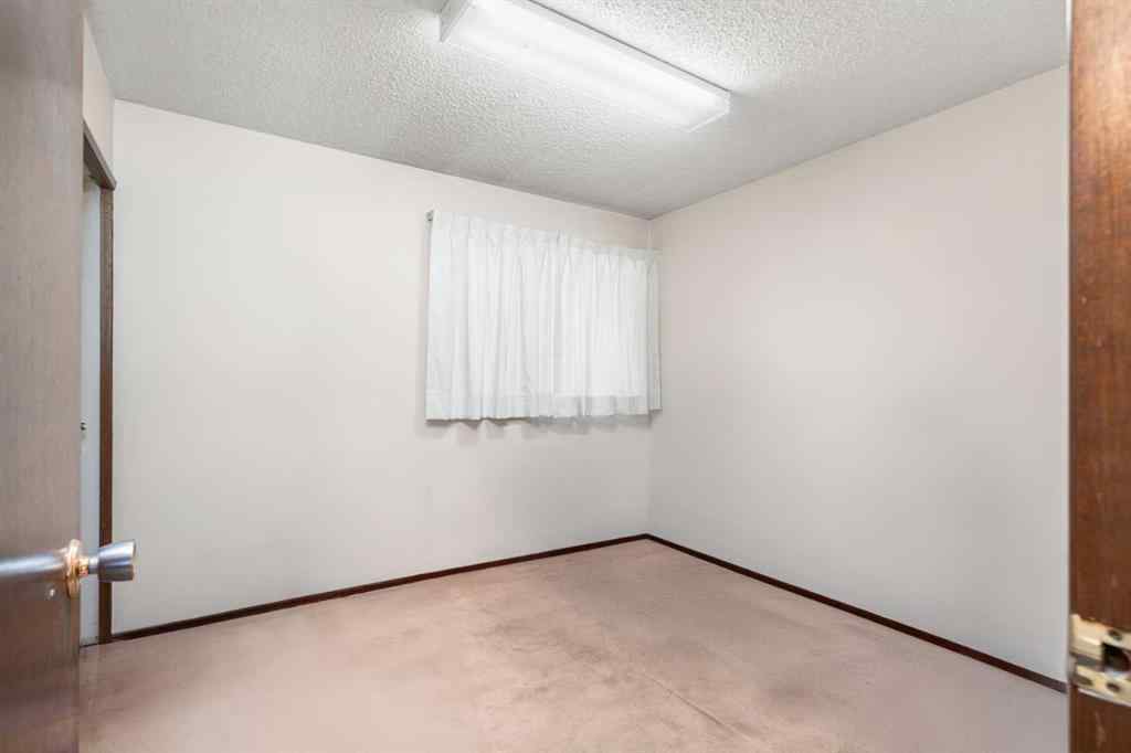 MLS® A2258374 - 4111 Varsity Road NW in Varsity Calgary, Residential