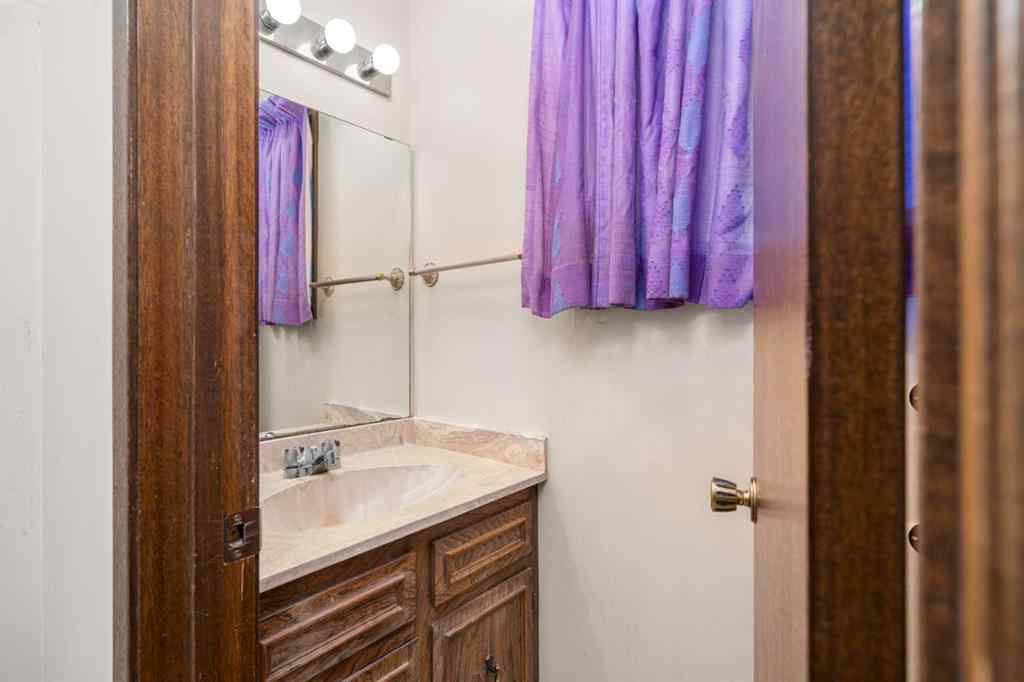 MLS® A2258374 - 4111 Varsity Road NW in Varsity Calgary, Residential