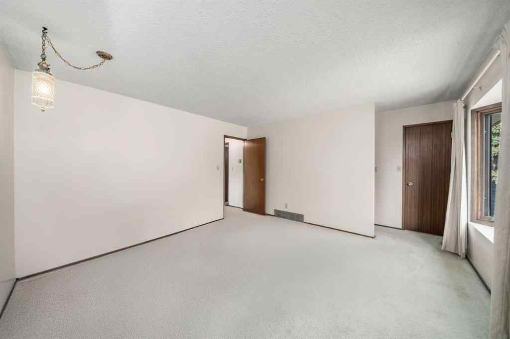 MLS® A2258374 - 4111 Varsity Road NW in Varsity Calgary, Residential