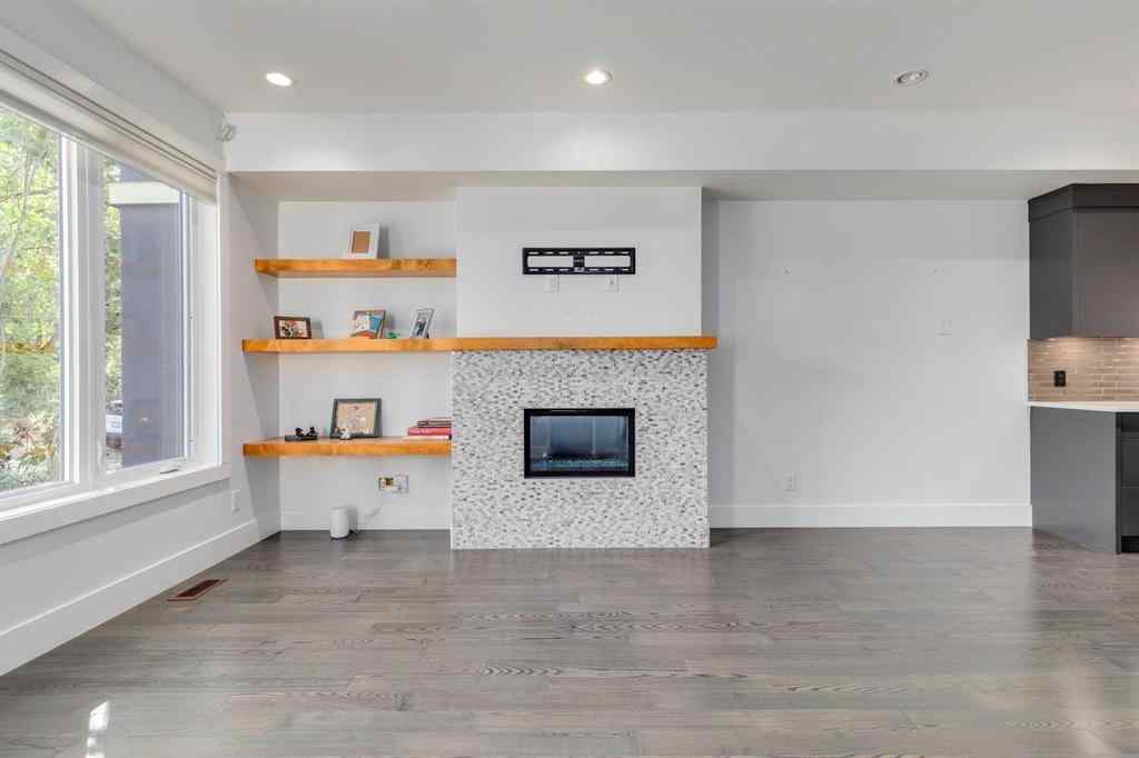 MLS® A2258378 - 3011 26A Street SW in Killarney/Glengarry Calgary, Residential