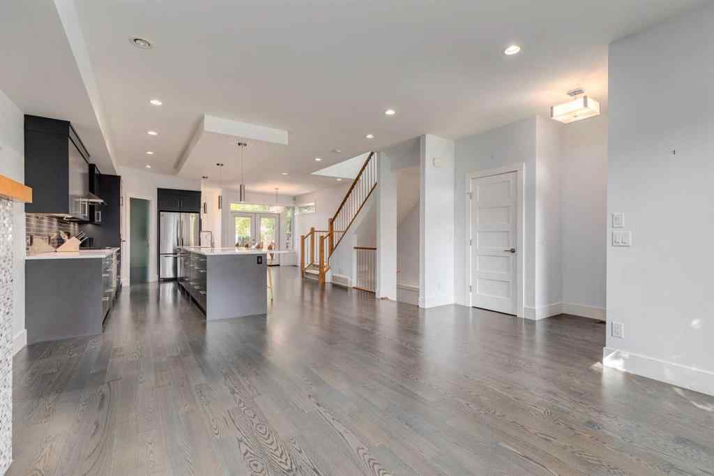 MLS® A2258378 - 3011 26A Street SW in Killarney/Glengarry Calgary, Residential