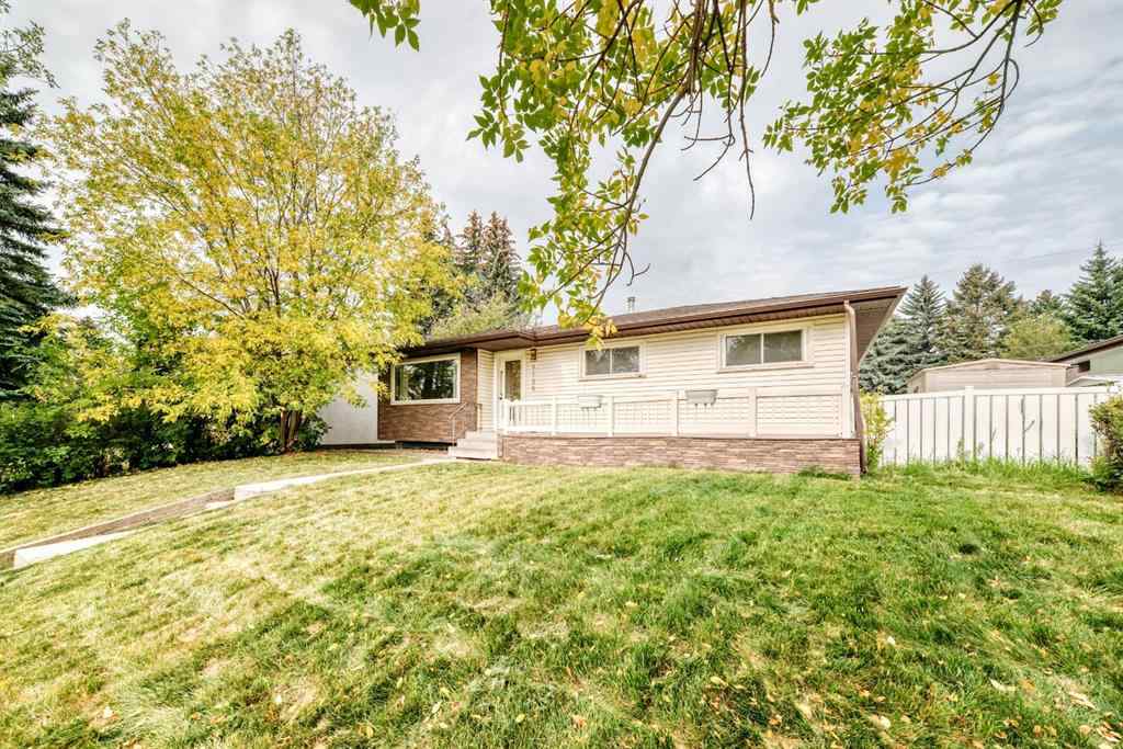 MLS® A2258402 - 4139 Bowlen Street NW in Brentwood Calgary, Residential