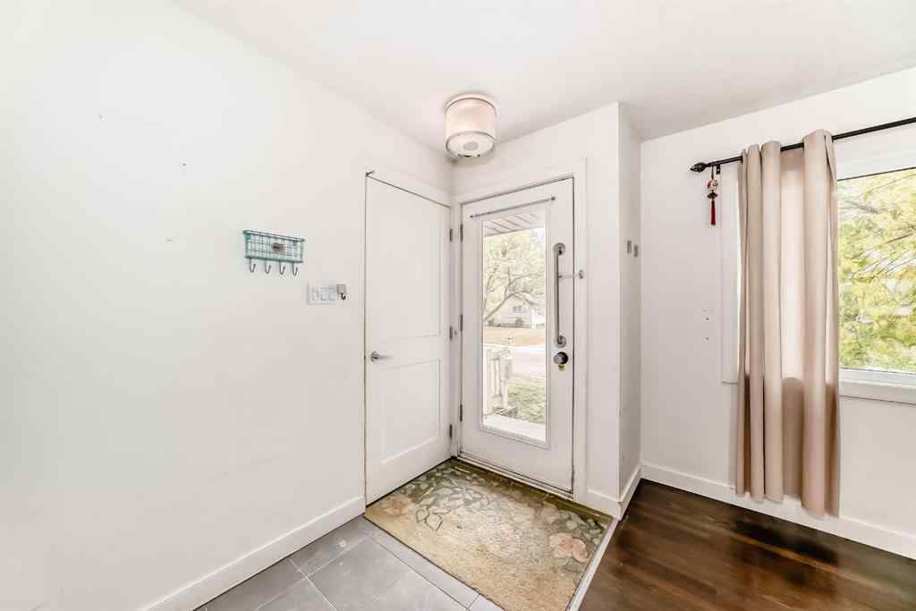 MLS® A2258402 - 4139 Bowlen Street NW in Brentwood Calgary, Residential
