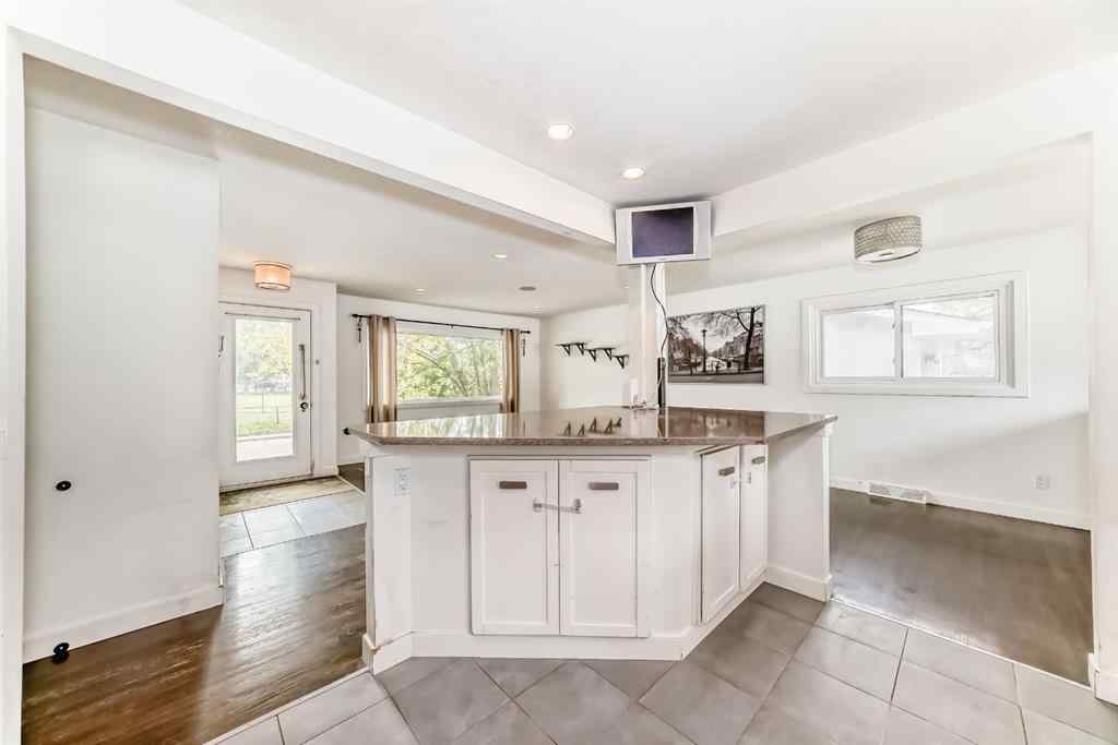 MLS® A2258402 - 4139 Bowlen Street NW in Brentwood Calgary, Residential