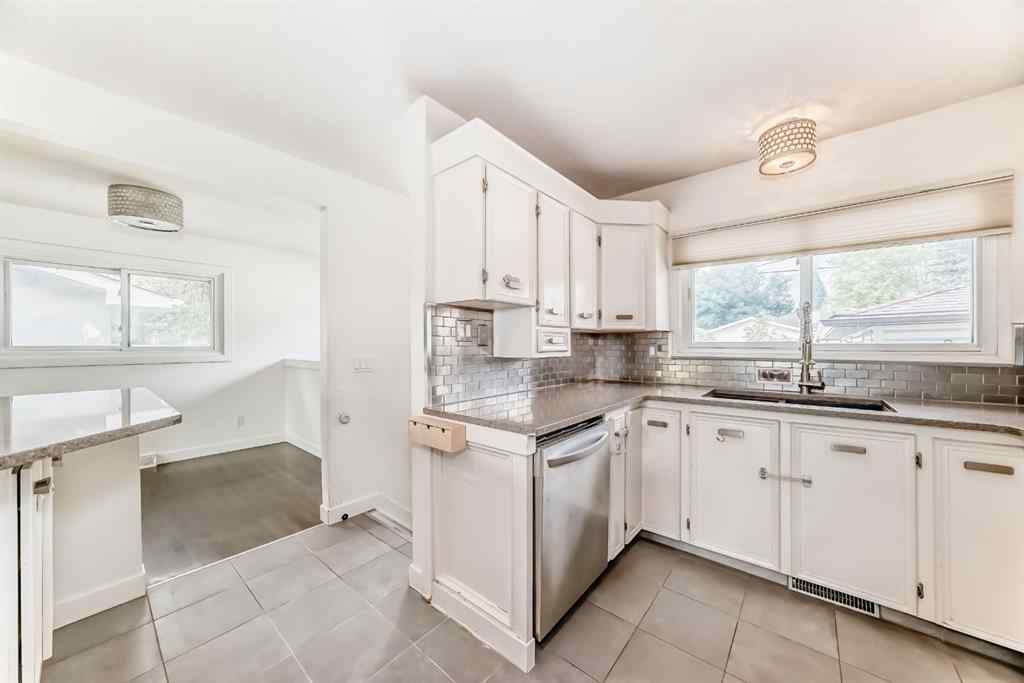 MLS® A2258402 - 4139 Bowlen Street NW in Brentwood Calgary, Residential