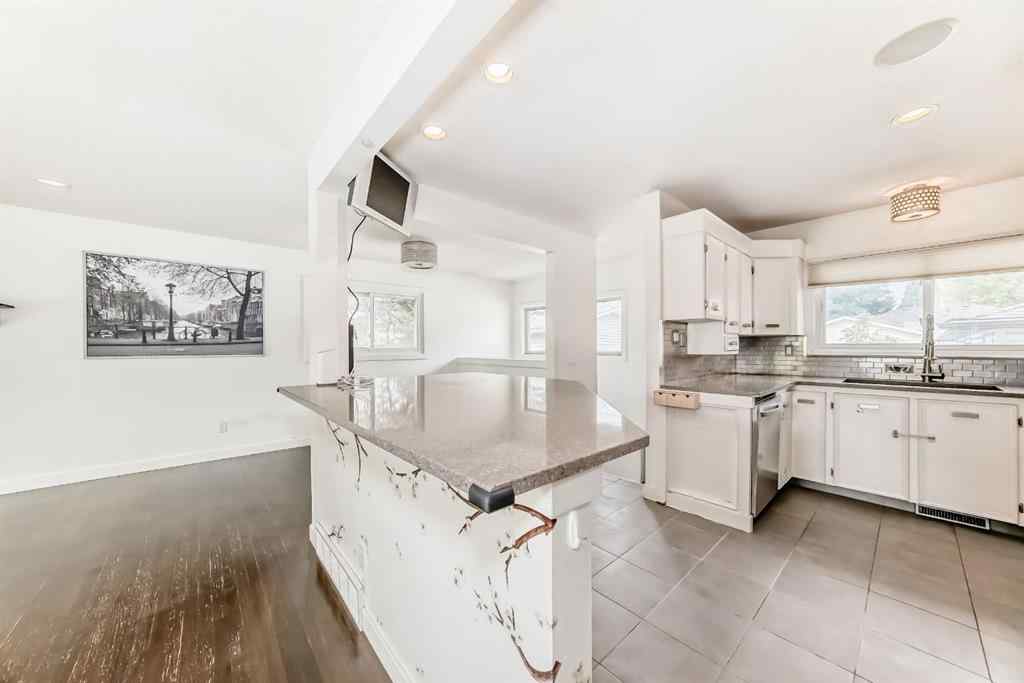 MLS® A2258402 - 4139 Bowlen Street NW in Brentwood Calgary, Residential