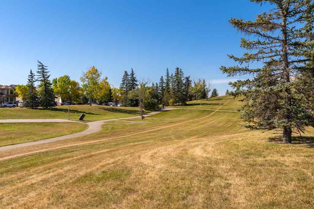 MLS® A2258411 - 7 Erin Park Bay SE in Erin Woods Calgary, Residential