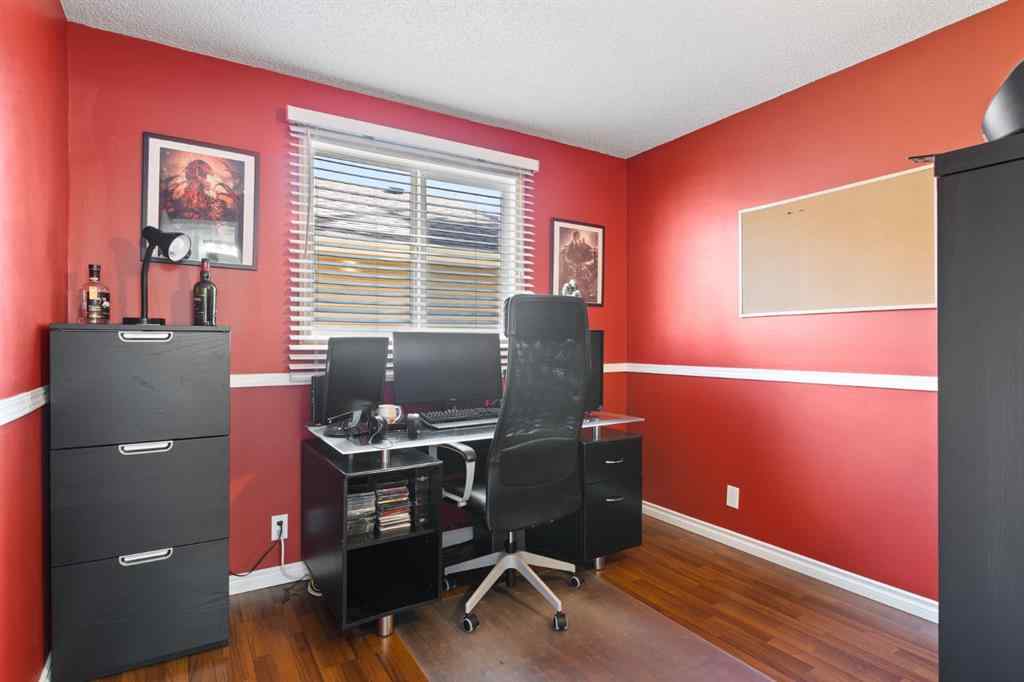MLS® A2258411 - 7 Erin Park Bay SE in Erin Woods Calgary, Residential