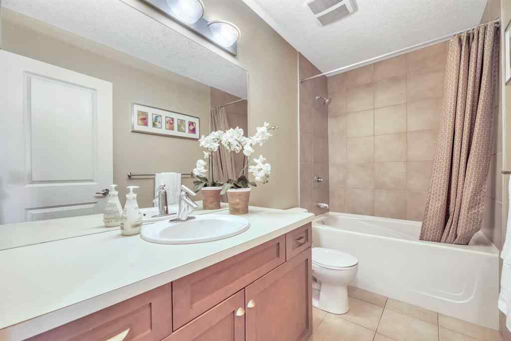 MLS® A2258415 - 1410 11 Avenue SE in Inglewood Calgary, Residential