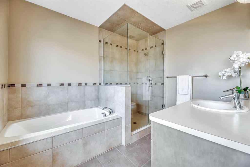 MLS® A2258415 - 1410 11 Avenue SE in Inglewood Calgary, Residential