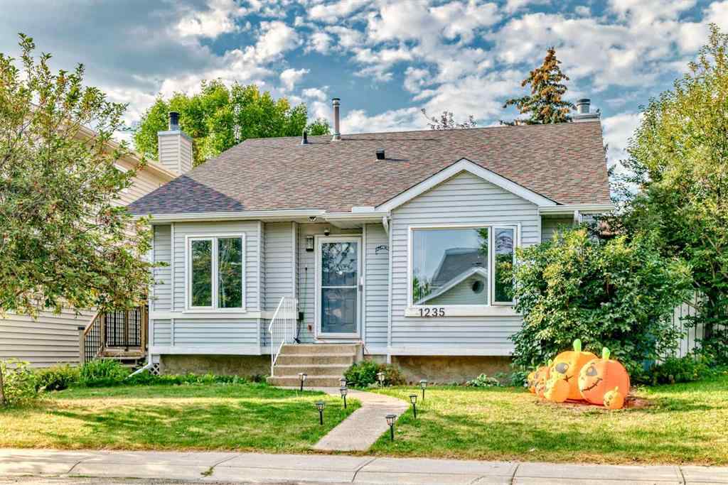 MLS® A2258427 - 1235 Sandpiper Road NW in Sandstone Valley Calgary, Residential