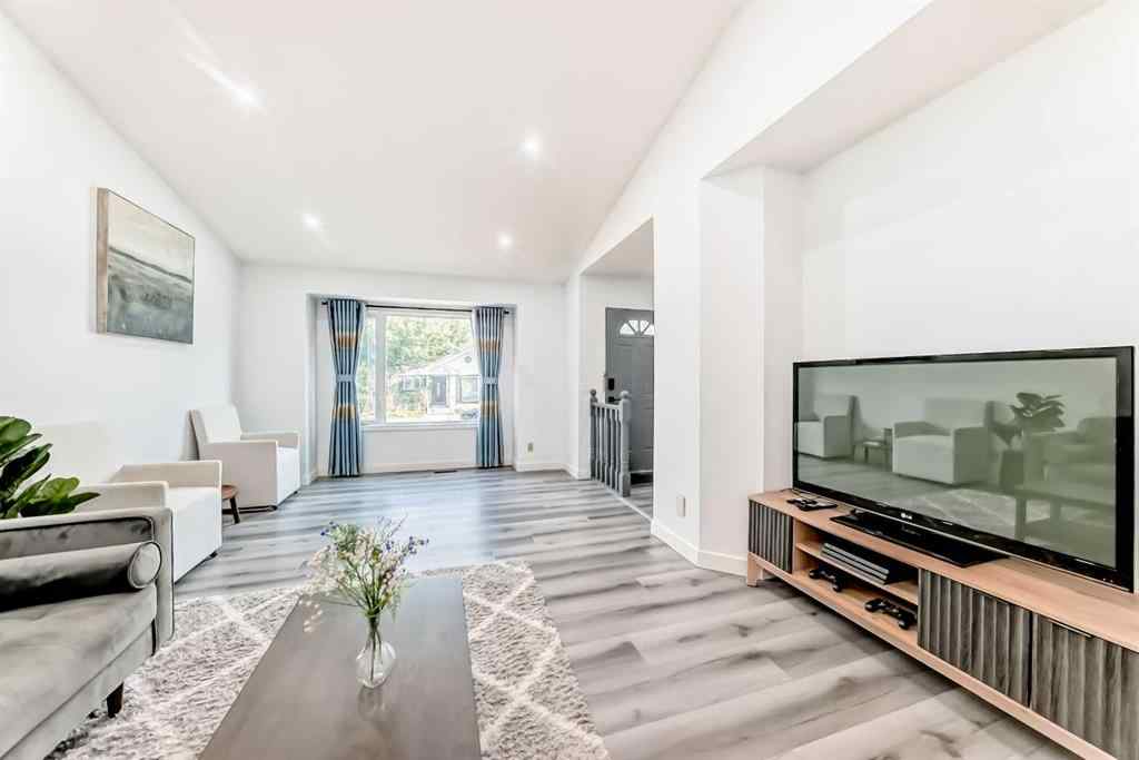 MLS® A2258427 - 1235 Sandpiper Road NW in Sandstone Valley Calgary, Residential
