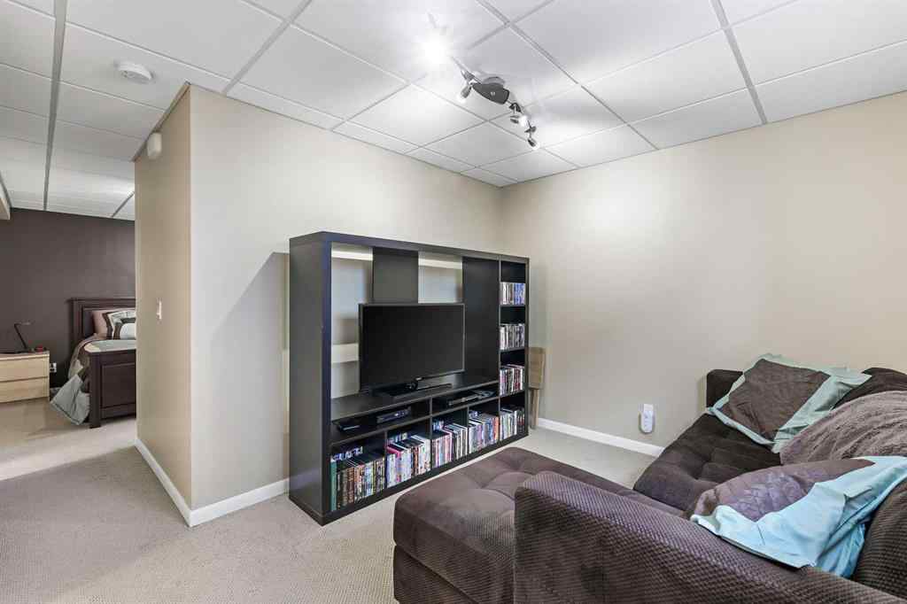 MLS® A2258431 - 181 Everridge Drive SW in Evergreen Calgary, Residential