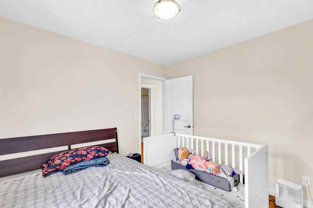 MLS® A2258439 - 511 Cresthaven Place SW in Crestmont Calgary, Residential