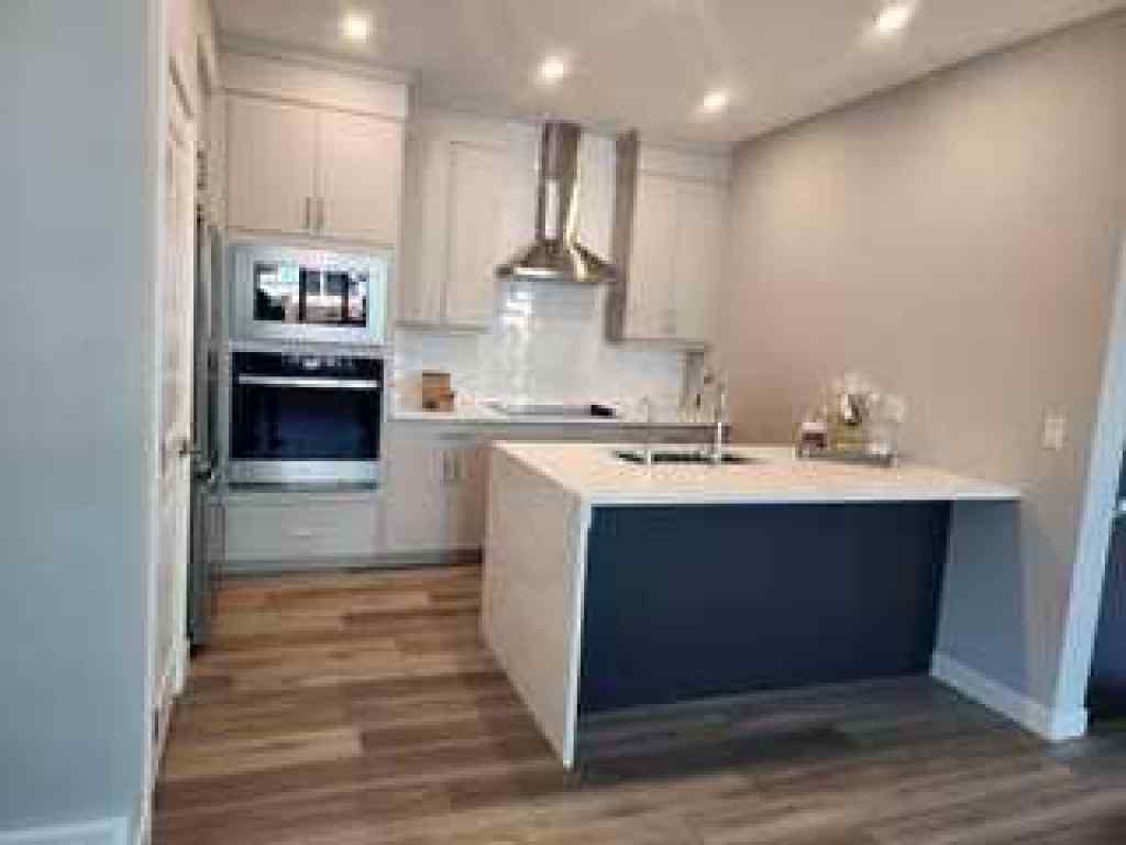 MLS® A2258441 - 142 SOVEREIGN Common SW in Shaganappi Calgary, Rental