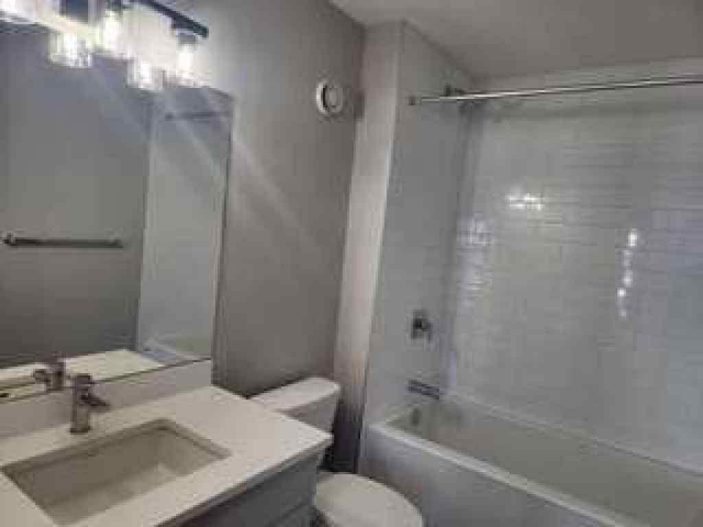 MLS® A2258441 - 142 SOVEREIGN Common SW in Shaganappi Calgary, Rental
