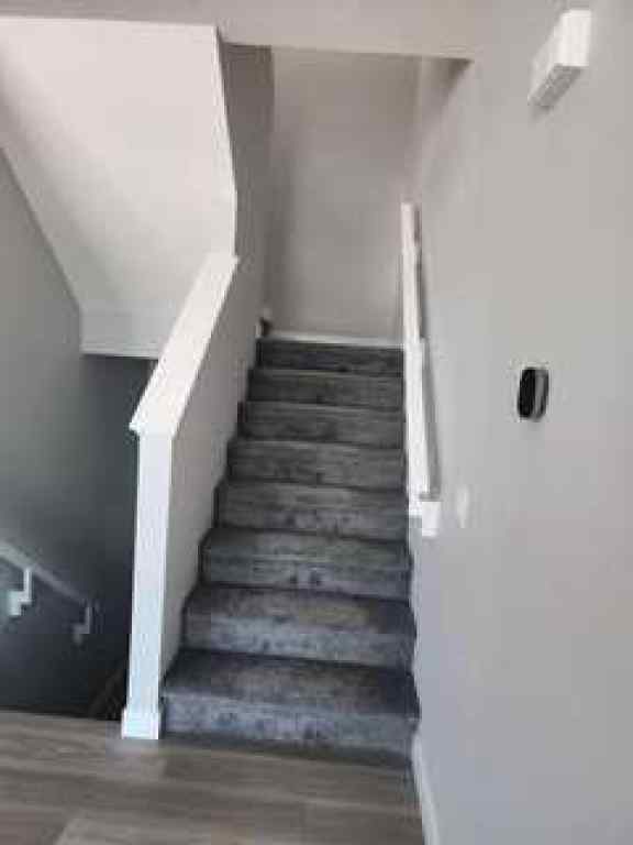 MLS® A2258441 - 142 SOVEREIGN Common SW in Shaganappi Calgary, Rental