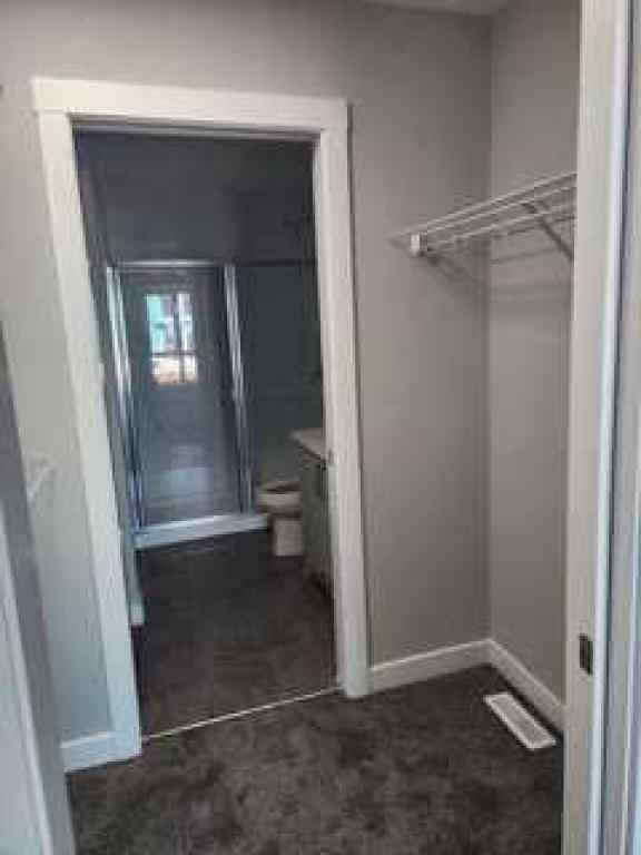 MLS® A2258441 - 142 SOVEREIGN Common SW in Shaganappi Calgary, Rental