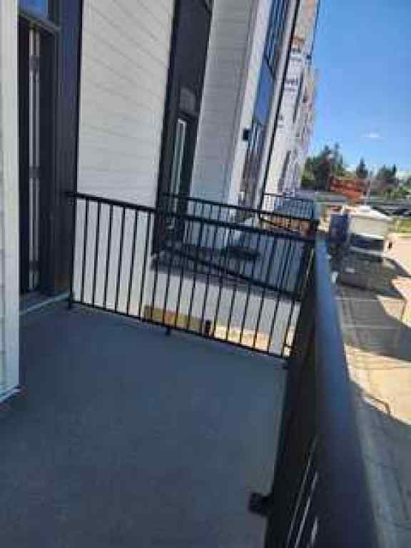 MLS® A2258441 - 142 SOVEREIGN Common SW in Shaganappi Calgary, Rental