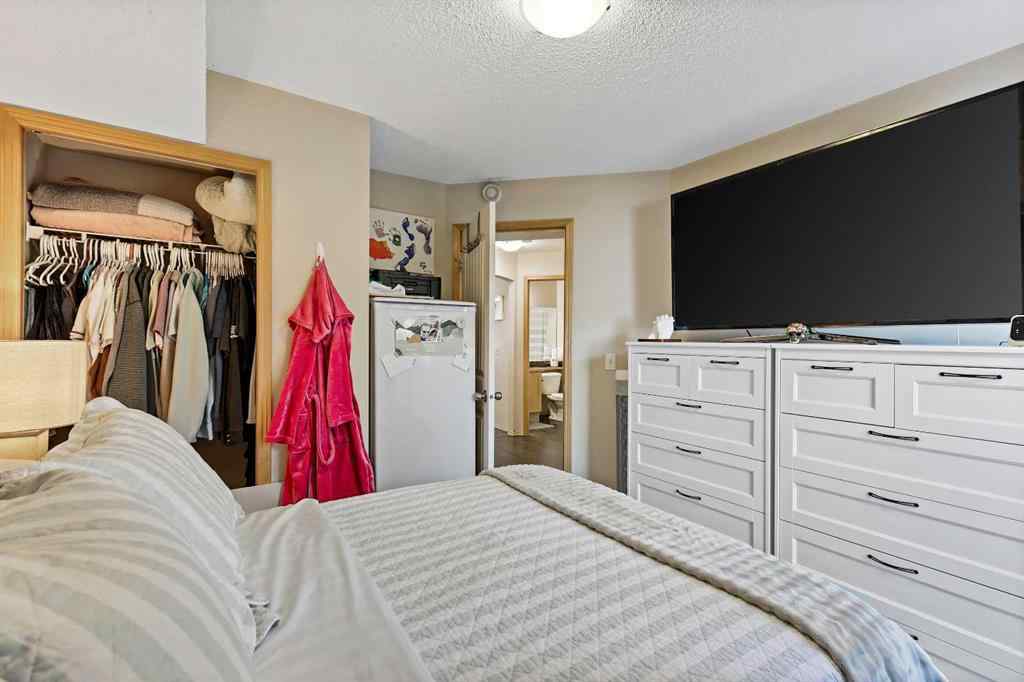MLS® A2258443 - Unit #104 15 Everridge Square SW in Evergreen Calgary, Residential