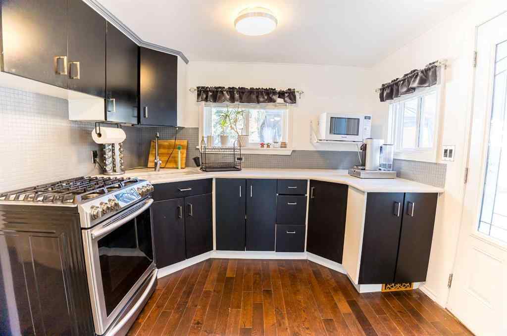 MLS® A2258446 - 4742 48 Avenue  in Downtown Lacombe Lacombe, Residential