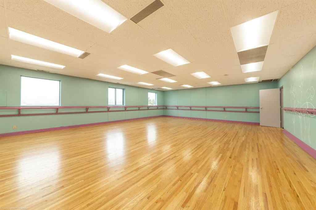 MLS® A2258449 - Unit #Top Floor - NORTH EAST PT 5720 44 Street  in West Lloydminster Lloydminster, Commercial