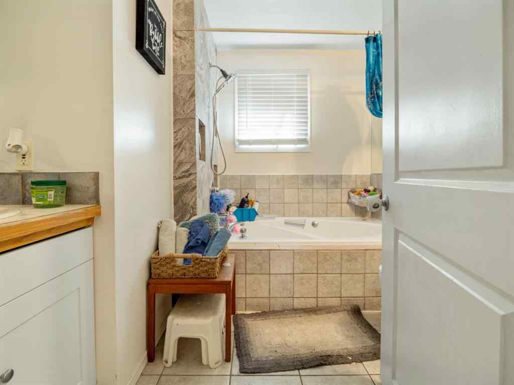 MLS® A2258459 - 1131 28A Street S in Lakeview Lethbridge, Residential