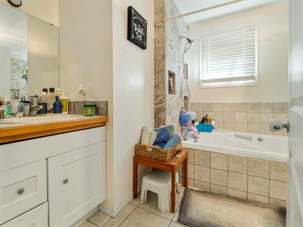 MLS® A2258459 - 1131 28A Street S in Lakeview Lethbridge, Residential