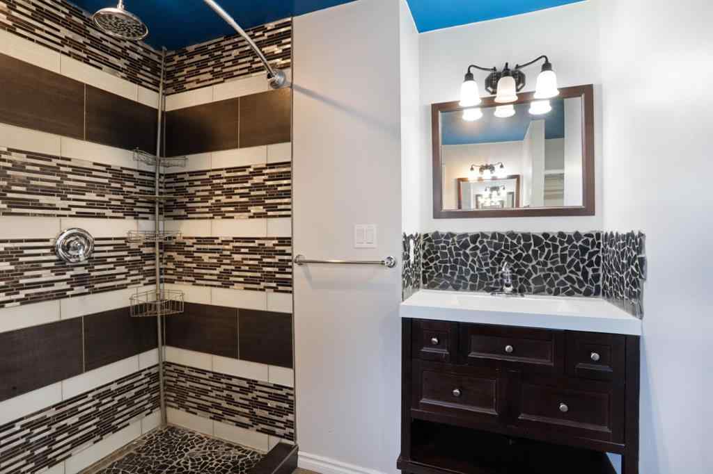 MLS® A2258460 - 535 2A Avenue W in West End Brooks, Residential