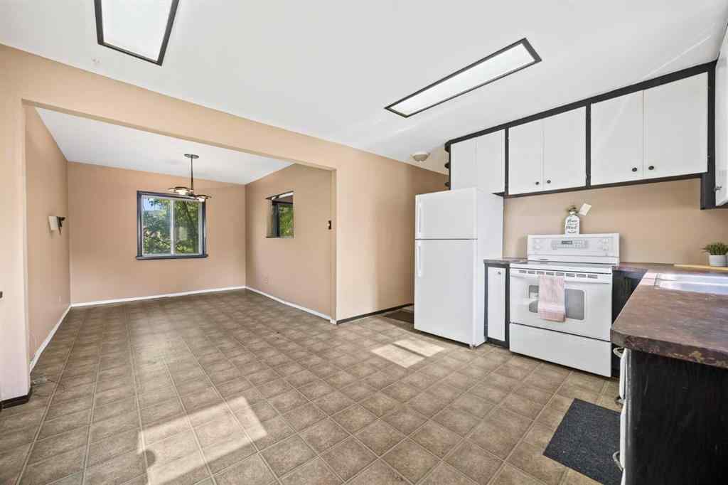 MLS® A2258465 - 8039 36 Avenue NW in Bowness Calgary, Residential