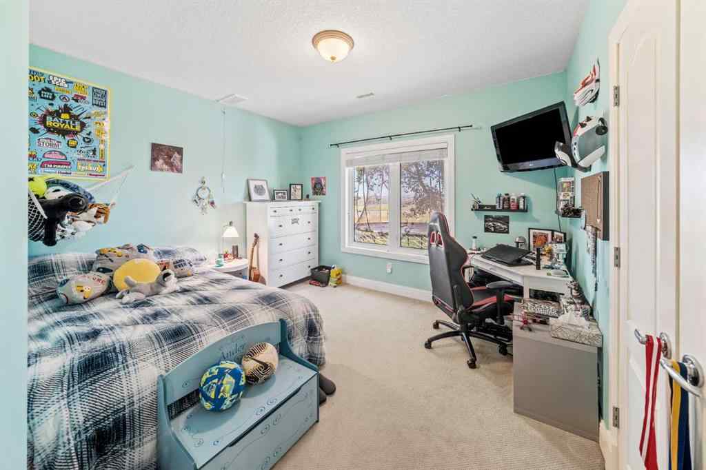 MLS® A2258471 - 171 Slopeview Drive SW in Springbank Hill Calgary, Residential