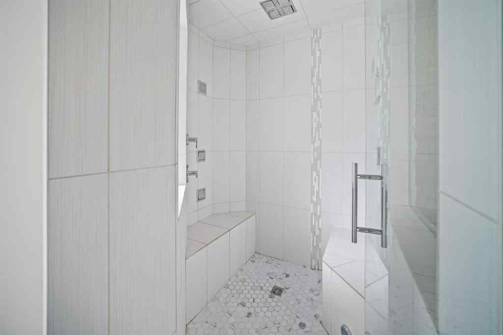 MLS® A2258471 - 171 Slopeview Drive SW in Springbank Hill Calgary, Residential